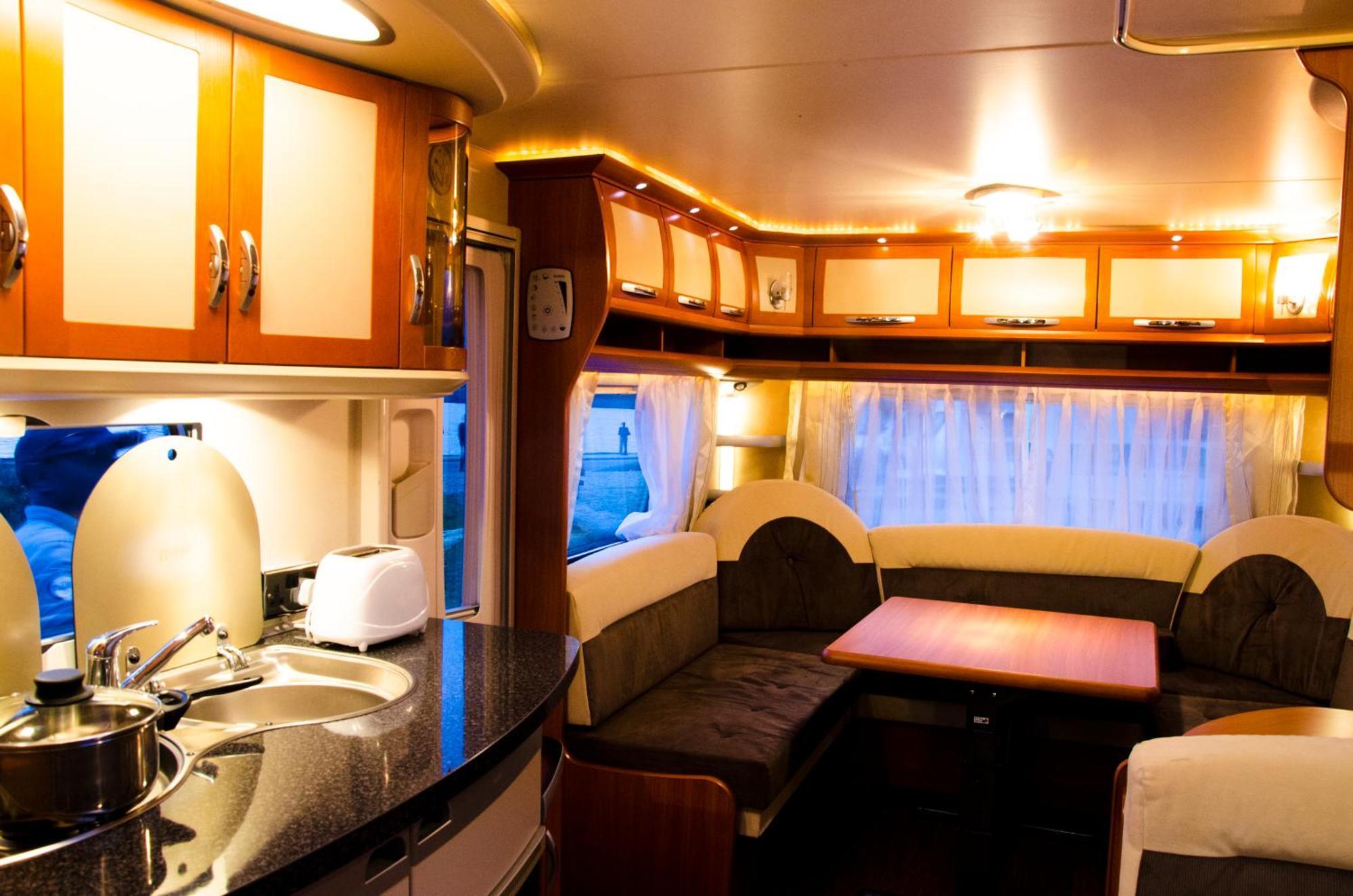 Go Outdoors Caravan Park 努沃勒埃利耶 外观 照片