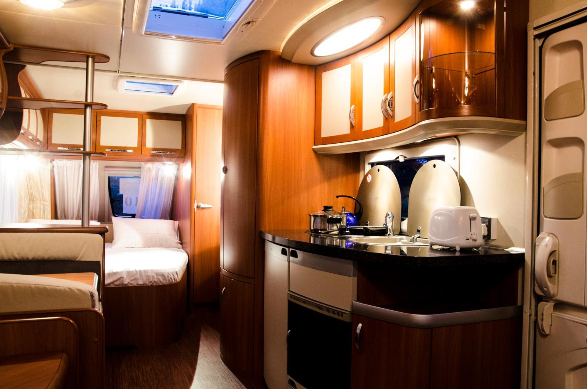 Go Outdoors Caravan Park 努沃勒埃利耶 外观 照片