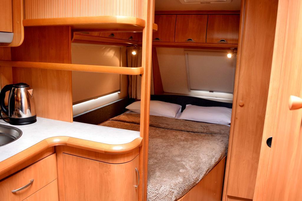 Go Outdoors Caravan Park 努沃勒埃利耶 外观 照片