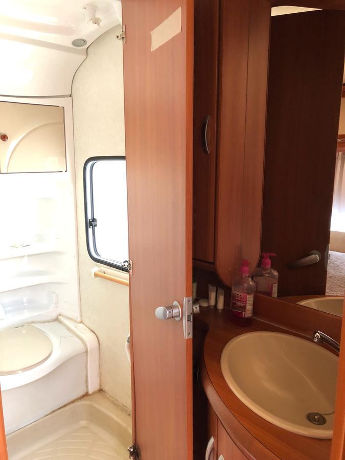 Go Outdoors Caravan Park 努沃勒埃利耶 外观 照片